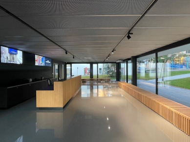 Centrální vstupní pavilon a přístavba chirurgického pavilonu - Vstupní hala - foto: Tomáš Souček