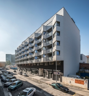 Multifunctional Residential Building Drahobejlova