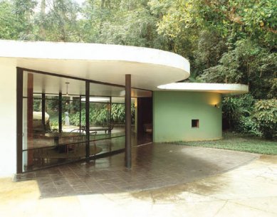 Casa das Canoas - foto: © Fundação Oscar Niemeyer