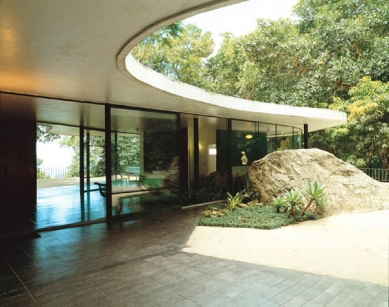 Casa das Canoas - foto: © Fundação Oscar Niemeyer