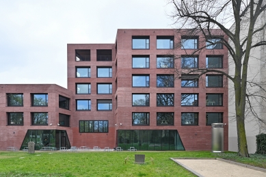 Publix - Dům pro novinářskou práci a veřejné záležitosti - foto: Petr Šmídek, 2025