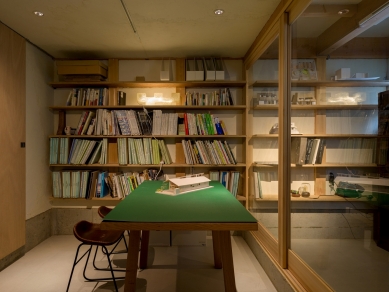 Small House on a Corner Lot - foto: Katsumasa Tanaka
