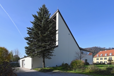 Katolický kostel v Parsch - foto: Petr Šmídek, 2024