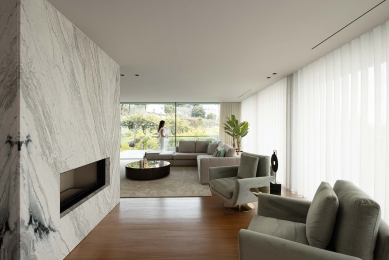 Hillside House - foto: © Ivo Tavares Studio