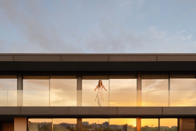 Hillside House - foto: © Ivo Tavares Studio