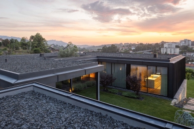 Hillside House - foto: © Ivo Tavares Studio