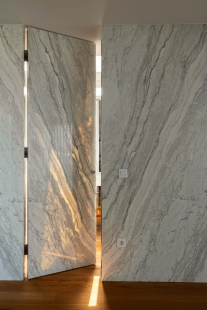 Hillside House - foto: © Ivo Tavares Studio