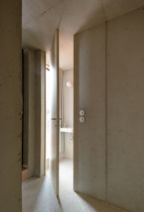 Nad priehradou - foto: Alex Shoots Buildings