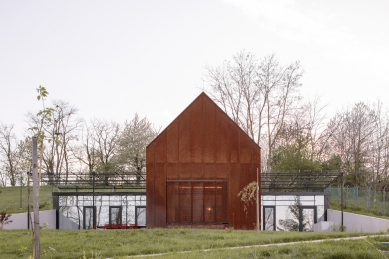 Nad priehradou - foto: Alex Shoots Buildings