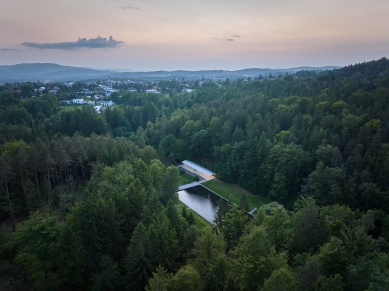 <IPAddress> Forest Swimming Pool </IPAddress> - foto: BoysPlayNice