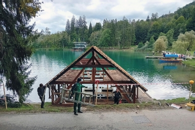 Loděnice Zaka na Bledském jezeře - foto: Miran Kambič