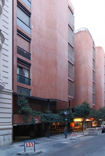 Bytovy dům Slunečnice - foto: Petr Šmídek, 2007