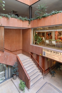 Bytovy dům Slunečnice - foto: Petr Šmídek, 2007