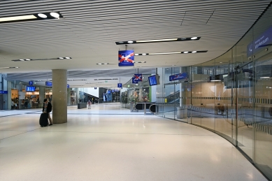 Central Station Salzburg - foto: Petr Šmídek, 2024