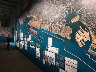 10. Bienále v Benátkách - Arsenale - projekt Renzo Piana na rozšíření janovského přístavu. - foto: © www.archiweb.cz, 2006