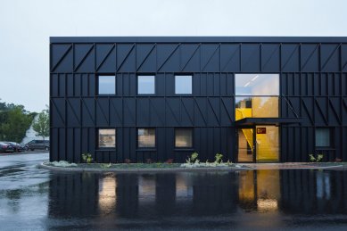 Výrobní budova Era - foto: Peter Fabo