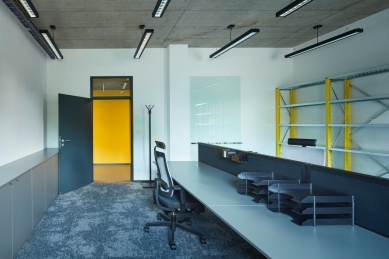 Výrobní budova Era - foto: Peter Fabo