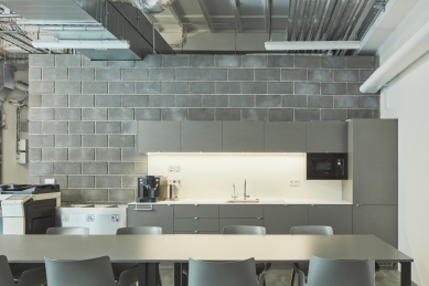 Výrobní budova Era - foto: Peter Fabo