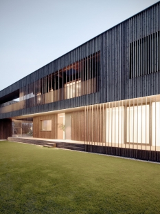 Dům s kočičí promenádou - foto: Tomaž Gregorič