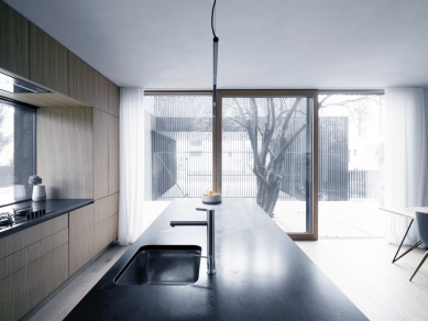 Dům s kočičí promenádou - foto: Tomaž Gregorič