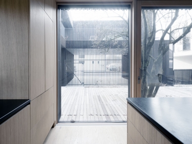 Dům s kočičí promenádou - foto: Tomaž Gregorič