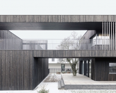 Dům s kočičí promenádou - foto: Tomaž Gregorič