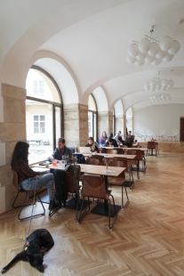 Kavárna Emil v Galerii města Bratislavy - foto: Ján Kekeli