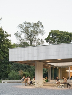 Bistro Ferdinand - foto: Alex Shoots Buildings