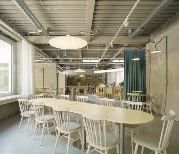 Bistro Ferdinand - foto: Alex Shoots Buildings