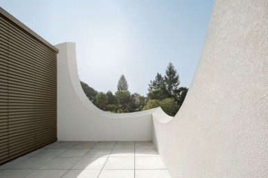 House Patios of Petals - foto: © Ivo Tavares Studio