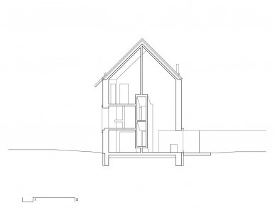 Dům v Badenu u Vídně - Příčný řez - foto: Balissat Kaçani