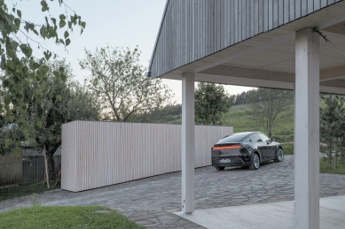 Dom v Dolnej Lehote - foto: Tomáš Krištek