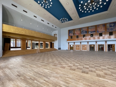 Nové bary a aktualizace barevnosti interiérů Domu kultury v Ústí nad Labem