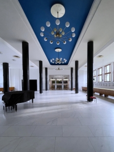 Nové bary a aktualizace barevnosti interiérů Domu kultury v Ústí nad Labem