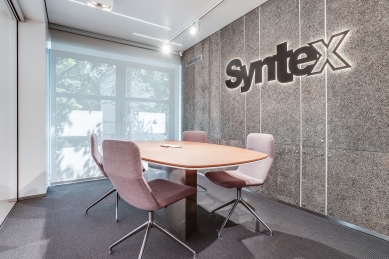 Showroom with filming equipment - foto: Vojtěch Homolka