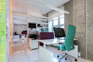 Showroom with filming equipment - foto: Vojtěch Homolka