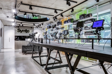 Showroom with filming equipment - foto: Vojtěch Homolka