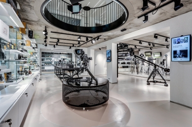 Showroom with filming equipment - foto: Vojtěch Homolka