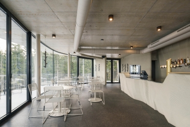 Enterprise - foto: Alex Shoots Buildings