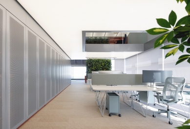 Blueriot - foto: Alex Shoots Buildings