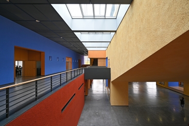 Hlavní přednáškový sál Technické univerzity v Saské Kamenici - foto: Petr Šmídek, 2025