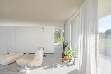 Dům na okraji pláně - foto: © Ana Skobe