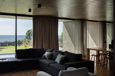 Dům u Rozbité skály - foto: © Ivo Tavares Studio