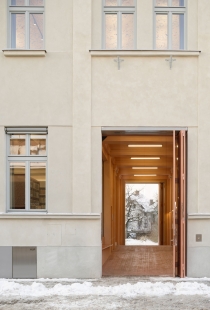 Knihovna v Červeném Kostelci - foto: Alex Shoots Buildings