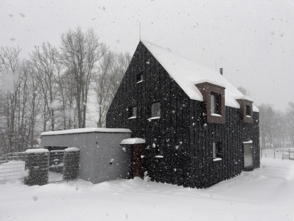 Černý horský dům - foto: Van Stajpen Architecture