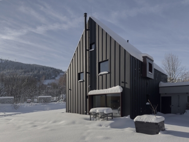 Černý horský dům - foto: Van Stajpen Architecture