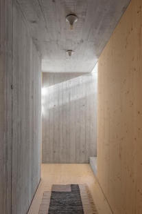 Twin alpine houses - foto: © Ana Skobe