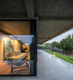 House CR - foto: © Ivo Tavares Studio