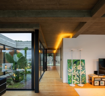 House CR - foto: © Ivo Tavares Studio