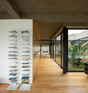 House CR - foto: © Ivo Tavares Studio